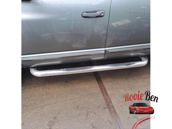Używane Panel boczny Dodge Ram 1500 (DR/DH/D1/DC/DM) 4.7 V8 1500 4x2 Cena € 300,00 Procedura marży oferowane przez Rooie Ben autodemontage