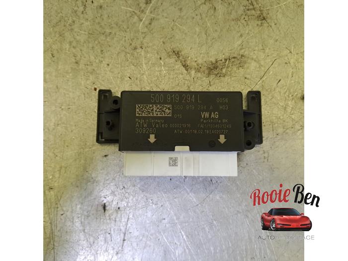 Begagnade PDC-modul Skoda Fabia III Combi (NJ5) 1.0 TSI 12V Pris € 25,00 Marginaltabell erbjuds av Rooie Ben autodemontage