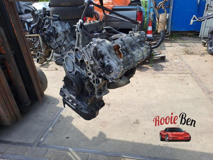 Motor van een Mercedes-Benz ML II (164/4JG) 3.5 350 4-Matic V6 24V 2005