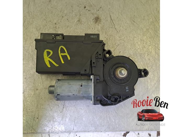 Usados Motor de ventanilla de puerta Audi A8 (D3) 3.0 TDI V6 24V Quattro Precio € 50,00 Norma de margen ofrecido por Rooie Ben autodemontage