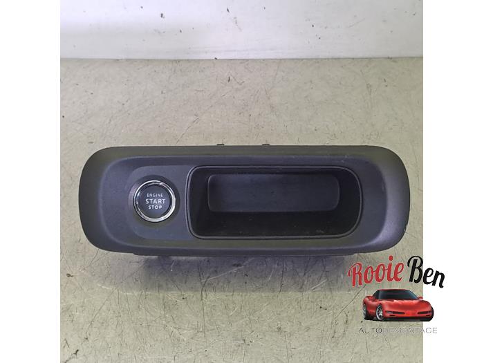 Używane Przelacznik Start/Stop Citroen C3 (SX/SW) 1.2 Vti 12V PureTech Cena € 25,00 Procedura marży oferowane przez Rooie Ben autodemontage