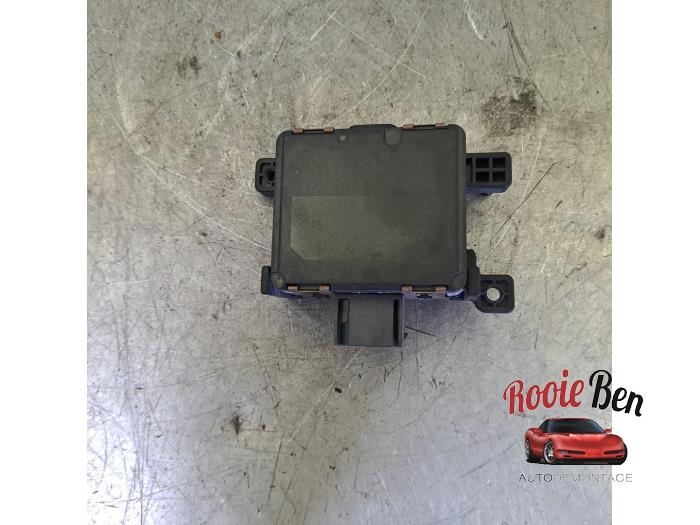 Begagnade Radarsensor Kia Ceed Sportswagon (CDF) 1.0i T-GDi 12V Pris € 125,00 Marginaltabell erbjuds av Rooie Ben autodemontage