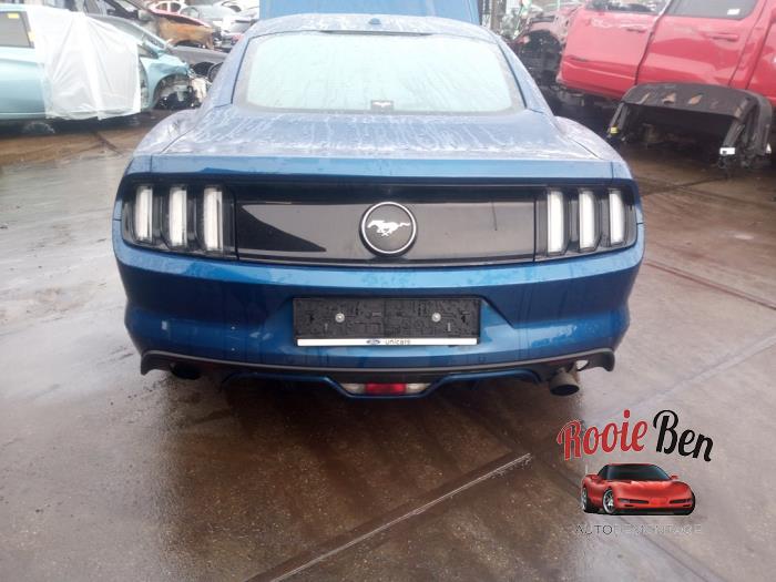 Używane Zderzak tylny Ford Usa Mustang VI Fastback 2.3 EcoBoost 16V Cena € 800,00 Procedura marży oferowane przez Rooie Ben autodemontage