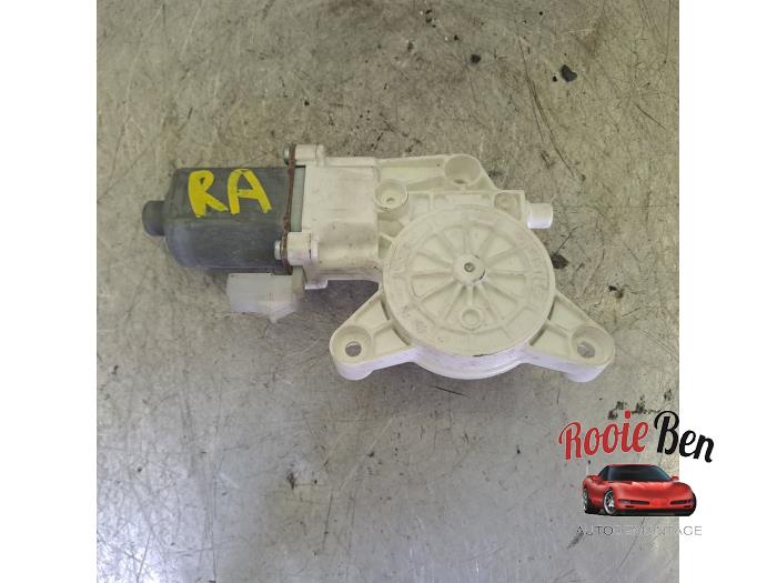 Usados Motor de ventanilla de puerta Dodge Avenger (JS) 2.0 16V Precio € 50,00 Norma de margen ofrecido por Rooie Ben autodemontage