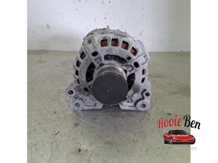 Begagnade Dynamo Volkswagen Polo VI (AW1) 1.0 MPi 12V Pris € 50,00 Marginaltabell erbjuds av Rooie Ben autodemontage