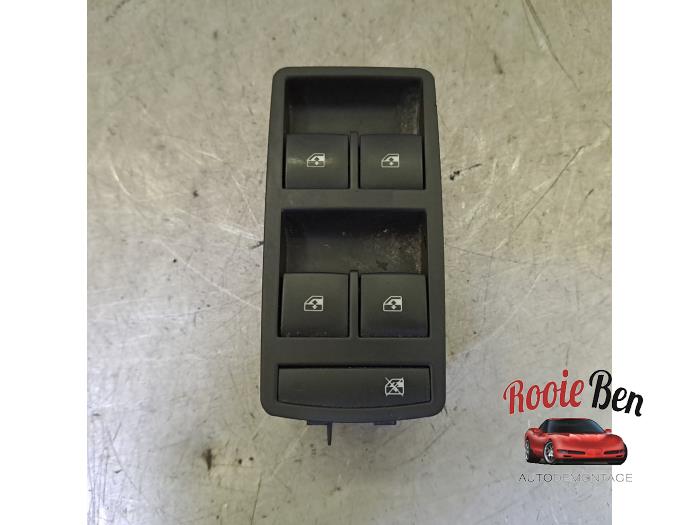 Usados Interruptor combinado de ventanillas Opel Insignia Sports Tourer 2.0 CDTI 16V 140 ecoFLEX Precio € 30,00 Norma de margen ofrecido por Rooie Ben autodemontage