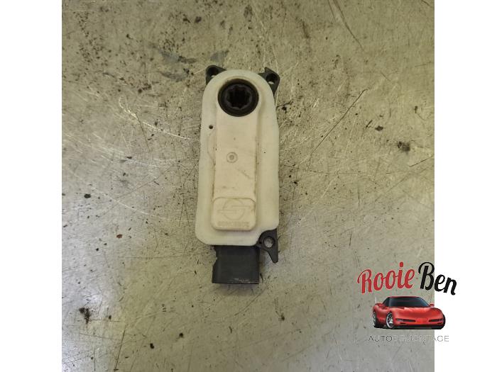 Begagnade Sensor (övriga) Peugeot 208 II (UB/UH/UP) 1.2 Vti 12V PureTech 130 Pris € 25,00 Marginaltabell erbjuds av Rooie Ben autodemontage