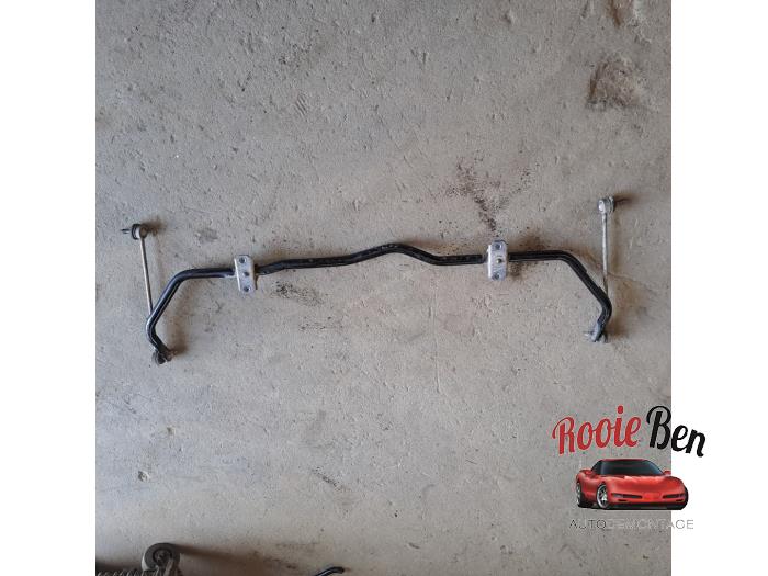 Używane Stabilizator przód Peugeot 208 II (UB/UH/UP) 1.2 Vti 12V PureTech 130 Cena € 50,00 Procedura marży oferowane przez Rooie Ben autodemontage