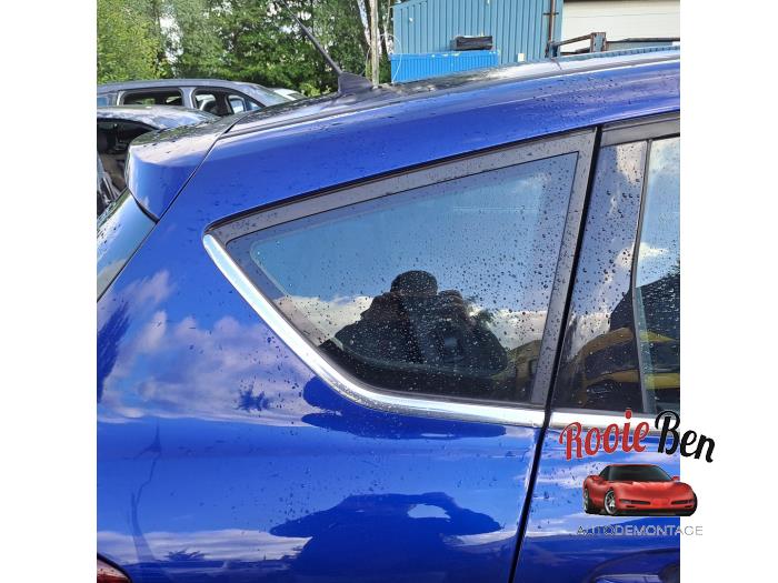 Usados Ventanilla triangular derecha detrás Ford C-Max (DXA) 1.0 Ti-VCT EcoBoost 12V 125 Precio € 50,00 Norma de margen ofrecido por Rooie Ben autodemontage