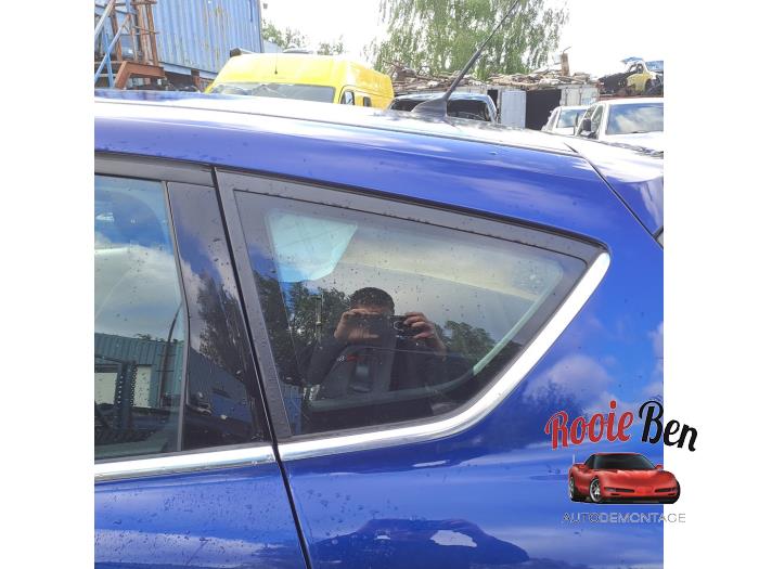 Usados Ventanilla triangular izquierda detrás Ford C-Max (DXA) 1.0 Ti-VCT EcoBoost 12V 125 Precio € 50,00 Norma de margen ofrecido por Rooie Ben autodemontage
