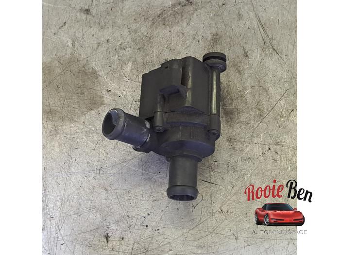 Usagé Pompe à eau Volkswagen Crafter (SY) 2.0 TDI FWD Prix € 25,00 Règlement à la marge proposé par Rooie Ben autodemontage