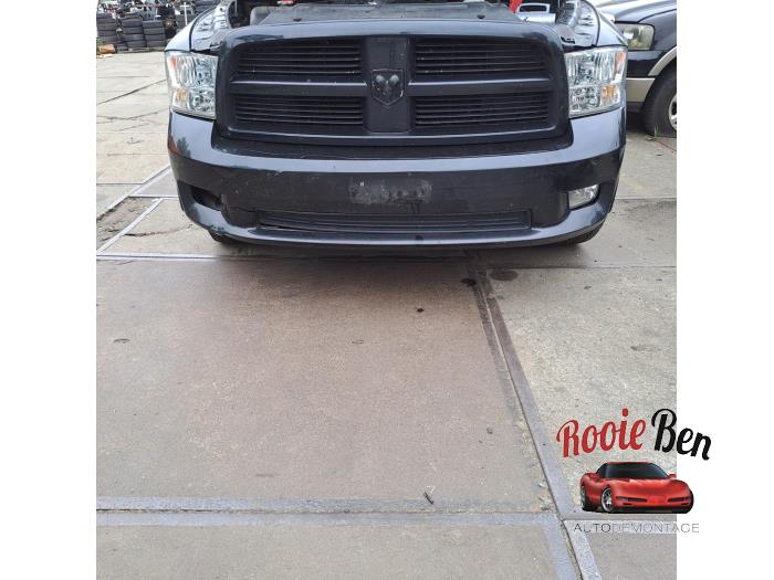 Usados Parachoques Dodge Ram 1500 (DS/DJ/D2) 5.7 V8 Hemi 1500 4x2 Precio € 500,00 Norma de margen ofrecido por Rooie Ben autodemontage