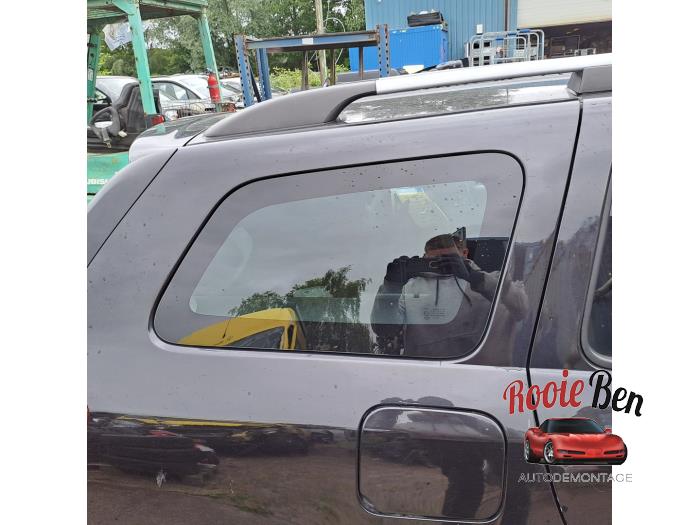 Usados Ventanilla triangular derecha detrás Dacia Logan MCV II/III/Sandero Wagon 0.9 TCE 12V Precio de solicitud ofrecido por Rooie Ben autodemontage