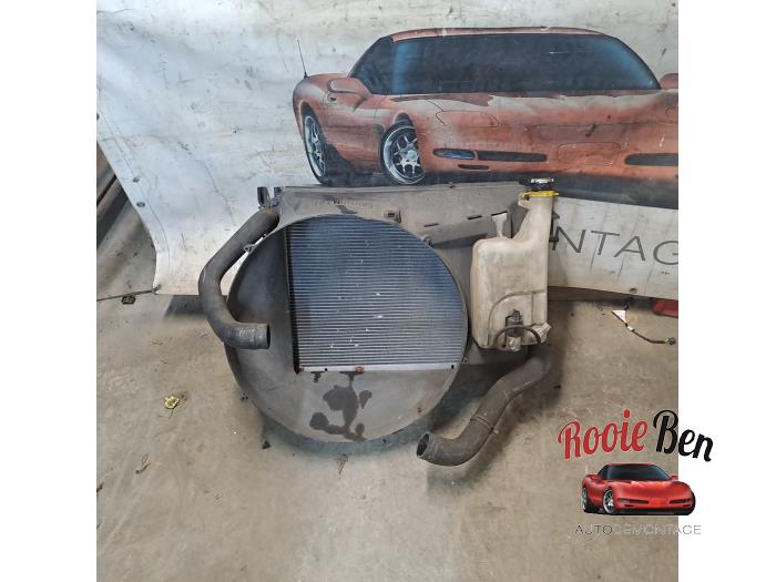 Gebrauchte Kühler Dodge Ram 1500 (DR/DH/D1/DC/DM) 5.7 V8 Hemi 1500 4x2 Preis auf Anfrage angeboten von Rooie Ben autodemontage