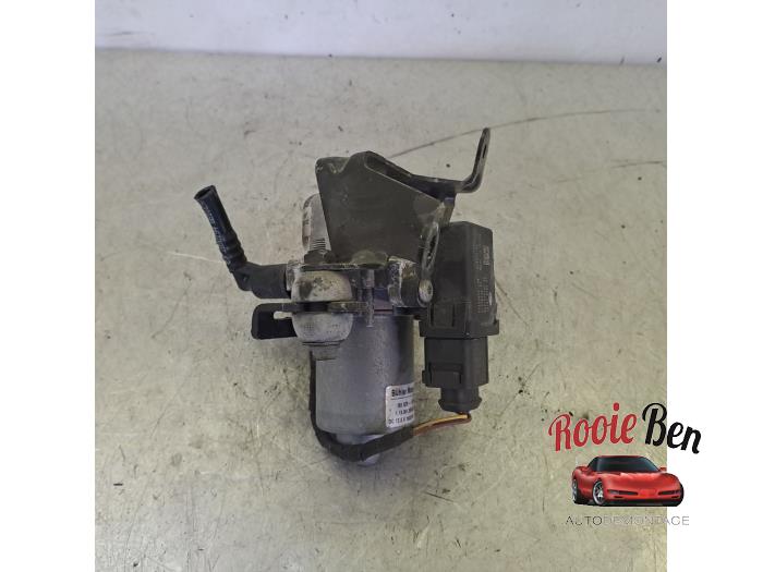 Begagnade Boosterpump Volkswagen Golf VII (AUA) 1.0 TSI 12V BlueMotion Pris på förfrågan erbjuds av Rooie Ben autodemontage