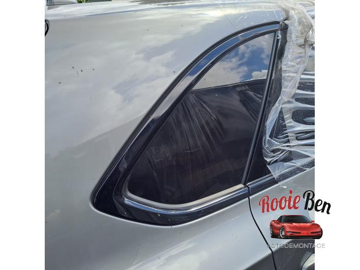 Usados Ventanilla triangular derecha detrás Bentley Bentayga 4.0 TSI V8 32V Precio de solicitud ofrecido por Rooie Ben autodemontage