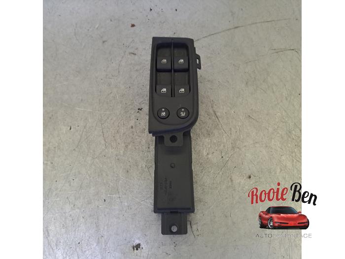 Usados Interruptor combinado de ventanillas Maserati Quattroporte V 4.2 Biturbo V8 32V Precio de solicitud ofrecido por Rooie Ben autodemontage