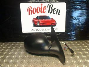Used Wing mirror, right Chrysler Neon II 2.0 16V LE,SE,CS,Sport Price € 30,00 Margin scheme offered by Rooie Ben autodemontage