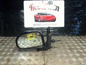 Usagé Rétroviseur extérieur gauche Hyundai Atos 1.0 12V Prix € 25,00 Règlement à la marge proposé par Rooie Ben autodemontage