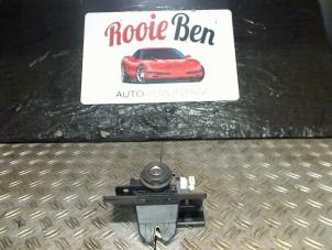 Used Tailgate lock stop Mercedes E (W210) 2.9 E-290 TDi Price € 10,00 Margin scheme offered by Rooie Ben autodemontage