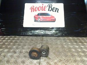 Used Drive belt tensioner Chrysler Voyager/Grand Voyager (RG) 2.8 CRD 16V Autom. Price on request offered by Rooie Ben autodemontage