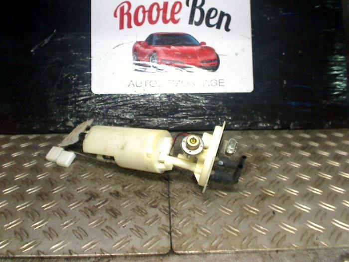 Usagé Pompe à carburant Chrysler Voyager 2.4i 16V Prix € 14,00 Règlement à la marge proposé par Rooie Ben autodemontage