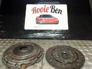Used Clutch kit (complete) Chrysler Voyager/Grand Voyager (RG) 2.5 CRD 16V Price on request offered by Rooie Ben autodemontage