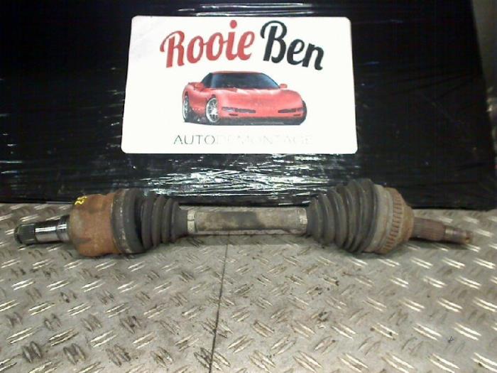 Front drive shaft, left from a Chrysler Voyager/Grand Voyager (RG) 2.5 CRD 2004