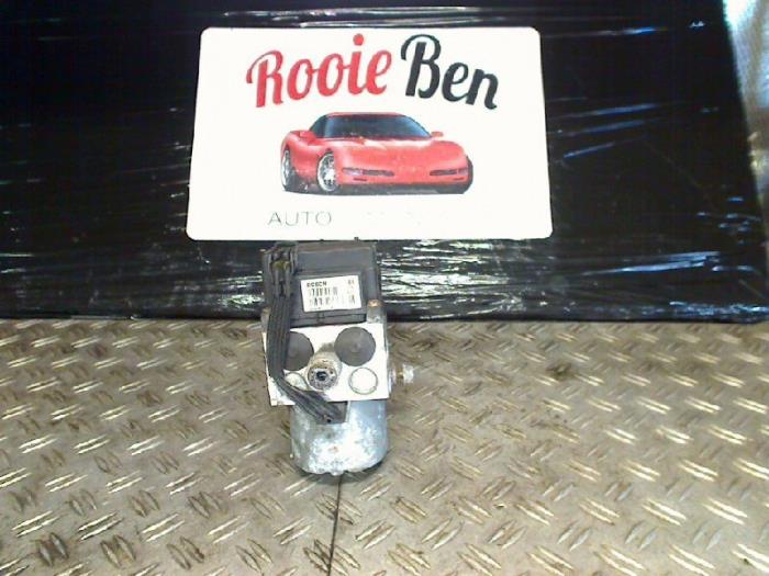 Usagé Bloc ABS Opel Combo (Corsa C) 1.3 CDTI 16V Prix € 50,00 Règlement à la marge proposé par Rooie Ben autodemontage