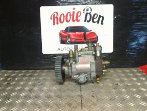 Used Diesel pump Opel Corsa C (F08/68) 1.7 CDTi 16V Price € 40,00 Margin scheme offered by Rooie Ben autodemontage