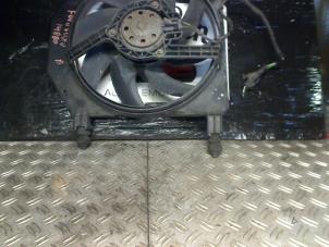 Usagé Ventilateur moteur Ford Fiesta 4 1.3i Prix € 20,00 Règlement à la marge proposé par Rooie Ben autodemontage