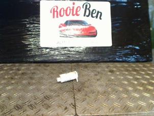 Usagé Pompe lave-glace avant Chrysler 300 M 3.5 V6 24V Prix € 10,00 Règlement à la marge proposé par Rooie Ben autodemontage