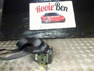 Used Rear seatbelt, centre Volkswagen Touran (1T1/T2) 1.9 TDI 105 Euro 3 Price € 15,00 Margin scheme offered by Rooie Ben autodemontage