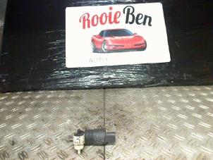Gebrauchte Scheibensprüherpumpe vorne Volkswagen Touran (1T1/T2) 1.9 TDI 105 Euro 3 Preis € 5,00 Margenregelung angeboten von Rooie Ben autodemontage