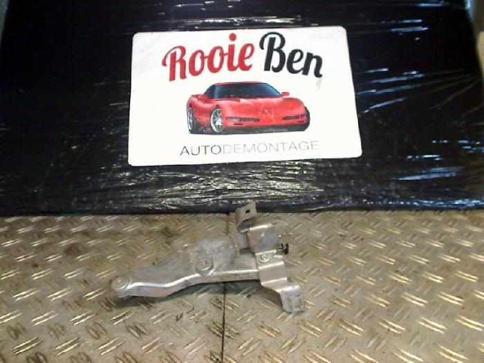 Used Engine mount Mercedes Vito (639.6) 2.2 116 CDI 16V Euro 5 Price € 20,00 Margin scheme offered by Rooie Ben autodemontage