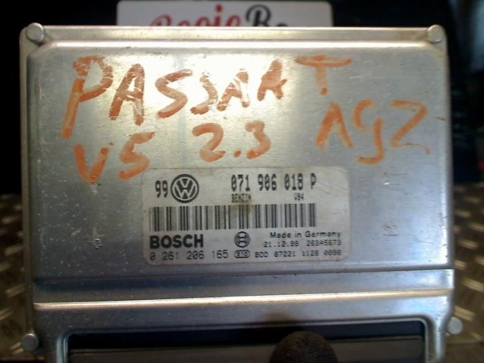 Used Engine management computer Volkswagen Passat (3B3) 2.3 V5 20V Price € 30,00 Margin scheme offered by Rooie Ben autodemontage