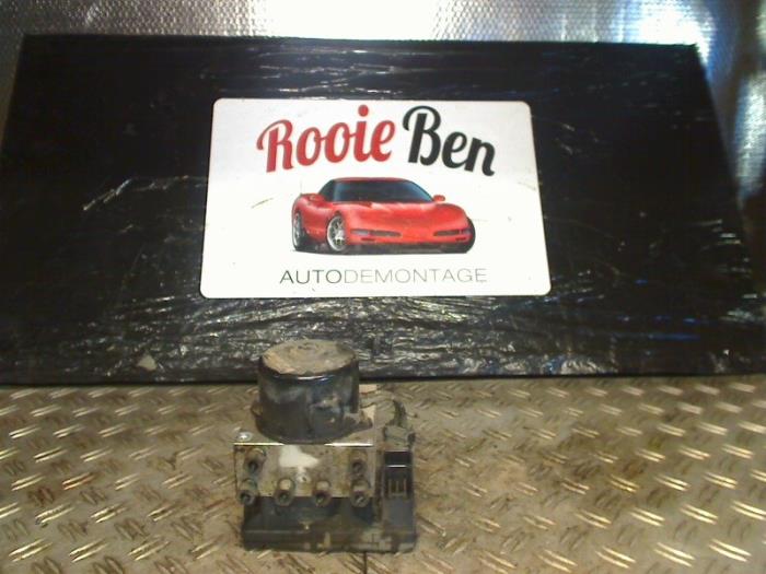 Begagnade ABS-pump Chrysler Voyager/Grand Voyager (RG/RS) 2.5 CRD 16V Pris € 50,00 Marginaltabell erbjuds av Rooie Ben autodemontage