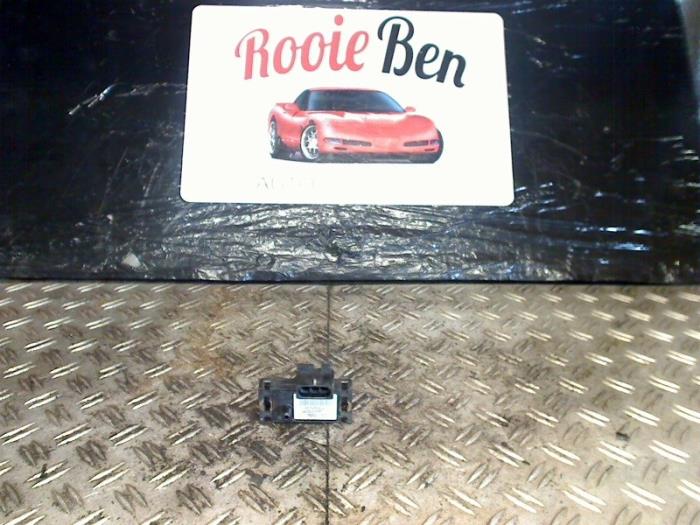 Begagnade MAP-sensor (insugsrör) Chrysler Neon II 2.0 16V LE,SE,CS,Sport Pris € 25,00 Marginaltabell erbjuds av Rooie Ben autodemontage