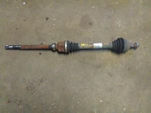 Used Front drive shaft, right Citroen C4 Picasso (UD/UE/UF) 1.6 16V VTi 120 Price on request offered by Rooie Ben autodemontage