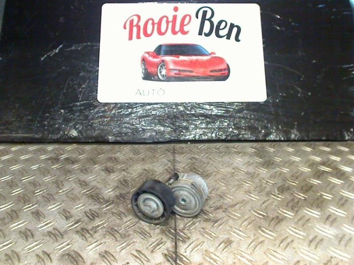 Usados Rodillo tensor correa múltiple Chrysler Voyager/Grand Voyager (RG/RS) 2.5 CRD Precio € 15,00 Norma de margen ofrecido por Rooie Ben autodemontage