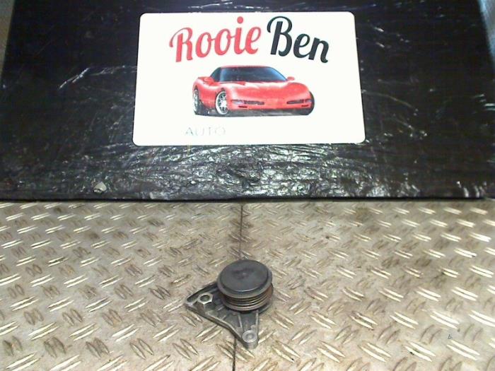 Usados Rodillo tensor correa múltiple Volkswagen Passat (3B2) 1.8 T 20V Precio € 15,00 Norma de margen ofrecido por Rooie Ben autodemontage