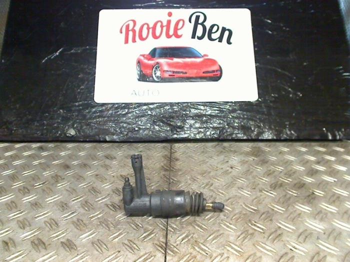 Clutch slave cylinder