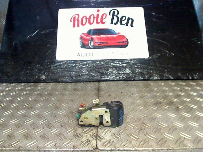 Dodge Caravan Door lock mechanisms 2door, right stock