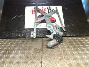 Usagé Mécanique vitre 4portes avant droite MG MGF 1.8i 16V Prix € 25,00 Règlement à la marge proposé par Rooie Ben autodemontage