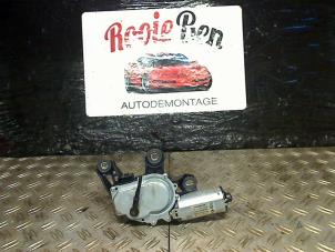 Used Rear wiper motor Volkswagen Polo III (6N2) 1.4 16V 75 Price € 25,00 Margin scheme offered by Rooie Ben autodemontage