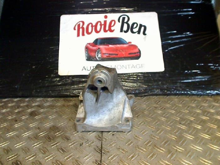 Used Engine mount Mercedes Vito (639.6) 2.2 116 CDI 16V Euro 5 Price € 20,00 Margin scheme offered by Rooie Ben autodemontage