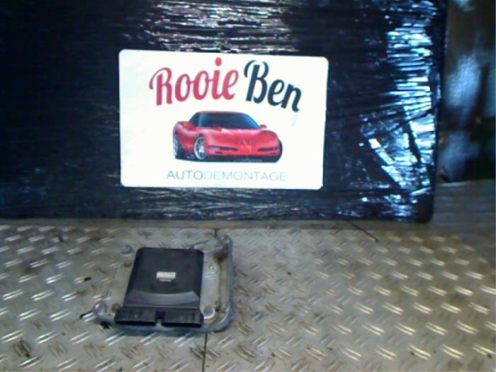 Used Engine management computer Opel Signum (F48) 3.0 CDTI V6 24V Price € 30,00 Margin scheme offered by Rooie Ben autodemontage