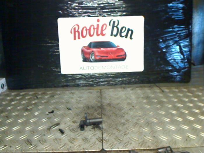 Usagé Capteur arbre à cames Chrysler Sebring Convertible (JR) 2.7 V6 24V Prix € 35,00 Règlement à la marge proposé par Rooie Ben autodemontage