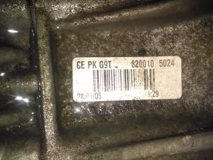 Used Gearbox Renault Espace (JK) 2.2 dCi 16V Price € 500,00 Margin scheme offered by Rooie Ben autodemontage