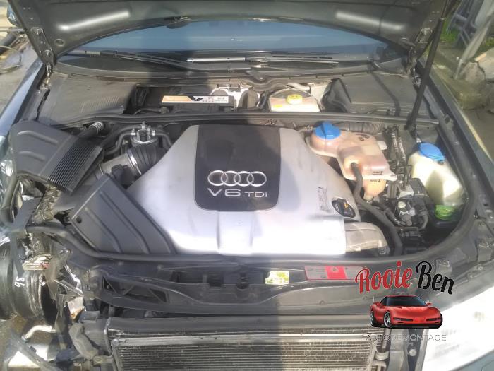 Usagé Boite de vitesses Audi A4 Avant (B6) 2.5 TDI 24V Prix € 150,00 Règlement à la marge proposé par Rooie Ben autodemontage